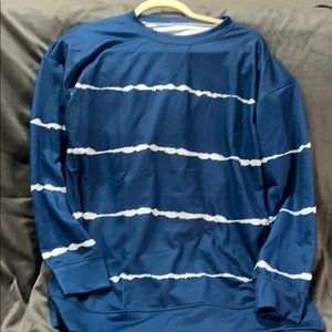 Lue and white long sleeve tee